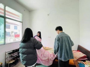 三个大学生慰问敬老院的活动目的—三个大学生慰问敬老院，传递温暖与关怀