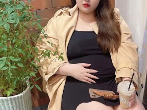 丰满胖妞BBB毛多水多BBw,丰满胖妞 BBB 毛多水多 BBW，你能满足她吗？