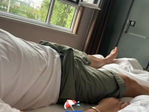 优质的腹肌男 Gay 互吃鳮吧视频，让你欲罢不能